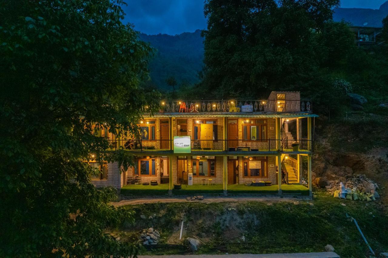 Whoopers Hostel Tosh Εξωτερικό φωτογραφία