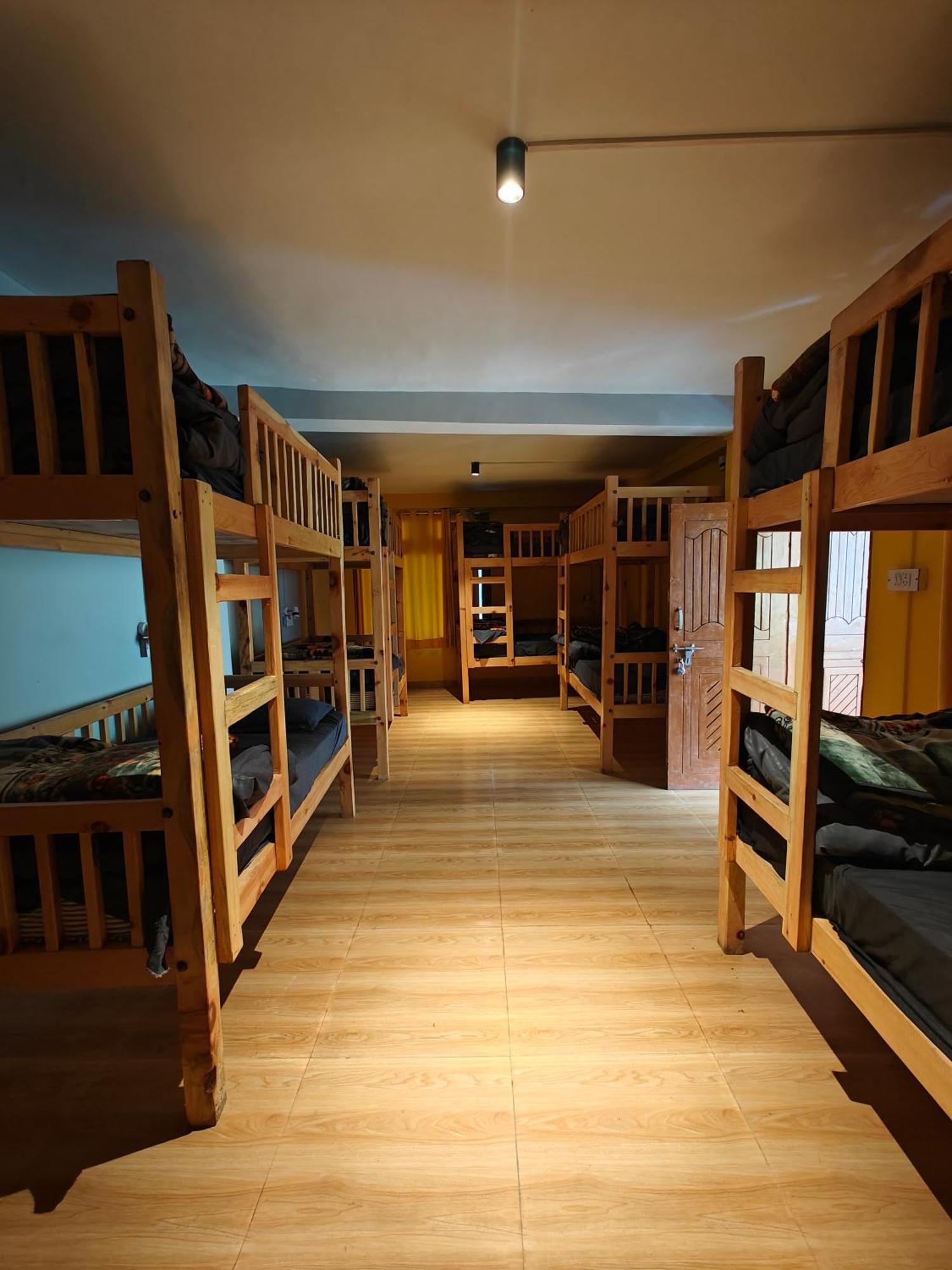 Whoopers Hostel Tosh Εξωτερικό φωτογραφία