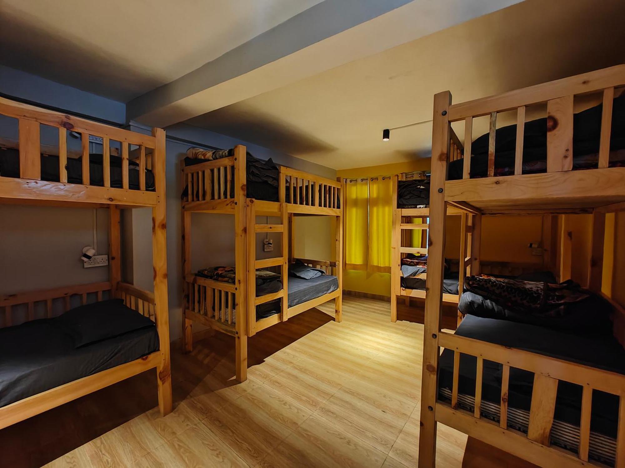 Whoopers Hostel Tosh Εξωτερικό φωτογραφία